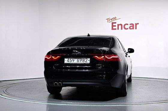 Jaguar XF 20d Prestige — пробег 73 400 км — фото 4 из 5