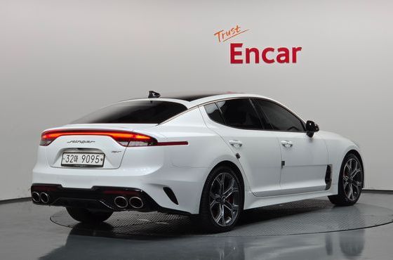 Kia Stinger 2.0 Turbo 2WD Platinum — пробег 124 000 км — фото 2 из 5