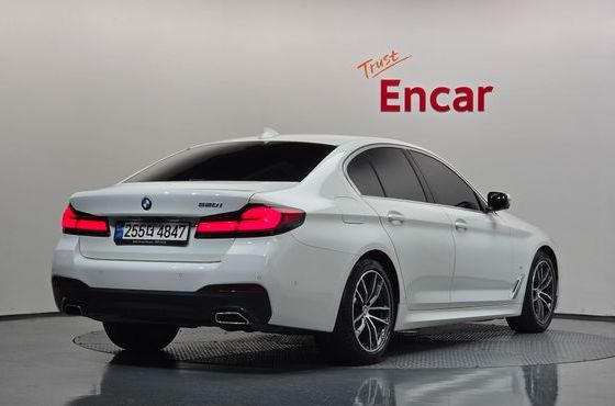 BMW 5-Series 520i M Sport — пробег 17 874 км — фото 2 из 5