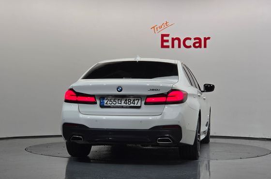 BMW 5-Series 520i M Sport — пробег 17 874 км — фото 4 из 5