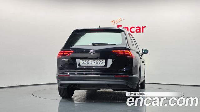 Volkswagen Tiguan 2.0 TDI Prestige — пробег 142 257 км — фото 4 из 5