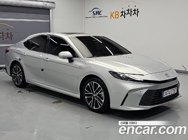 Toyota Camry 2.5 XLE Hybrid — пробег 21 801 км — фото 4 из 4