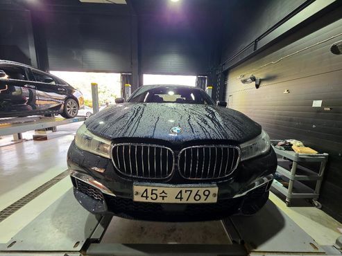 BMW 7-Series 740Li xDrive M Sport Package — пробег 315 360 км — фото 1 из 3