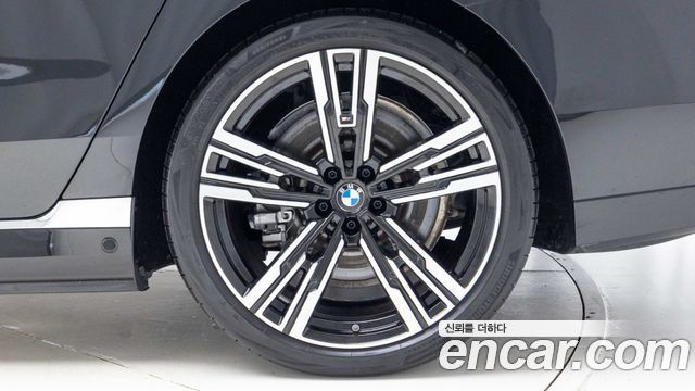 BMW i7 xDrive 60 M sport — пробег 18 428 км — фото 5 из 5