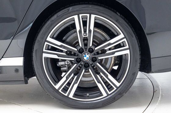 BMW i7 xDrive 60 M sport — пробег 18 428 км — фото 5 из 5