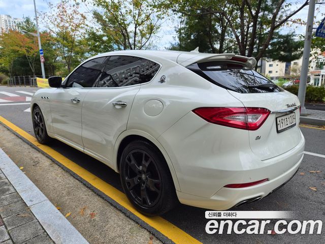 Maserati Levante 3.0 AWD — пробег 91 400 км — фото 2 из 5