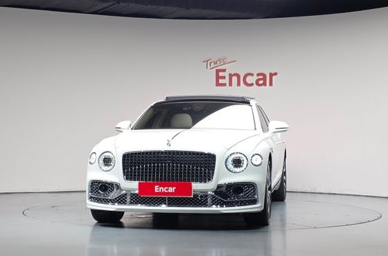 Bentley Flying Spur 4.0 Azure — пробег 4 821 км — фото 3 из 5