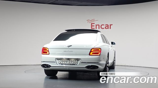 Bentley Flying Spur 4.0 Azure — пробег 4 821 км — фото 4 из 5