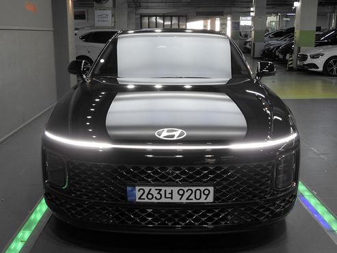 Hyundai Grandeur Calligraphy — пробег 8 800 км — фото 1 из 5