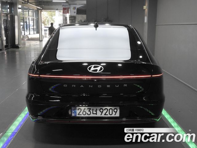 Hyundai Grandeur Calligraphy — пробег 8 800 км — фото 4 из 5