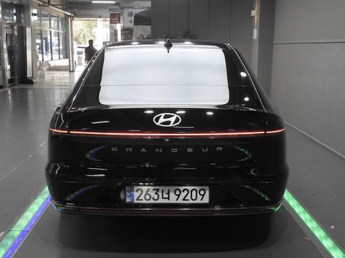 Hyundai Grandeur Calligraphy — пробег 8 800 км — фото 4 из 5