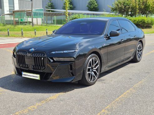 BMW i7 eDrive 50 M Sport — пробег 31 143 км — фото 1 из 5