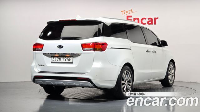 Kia Carnival из Кореи Encar