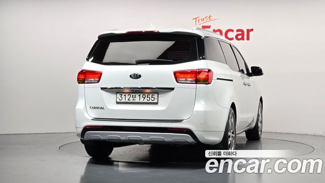 Kia Carnival из Кореи Encar