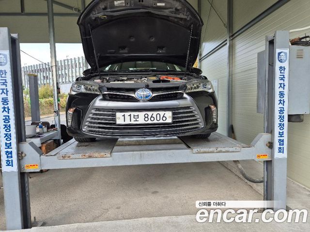 Toyota Camry Hybrid XLE — пробег 123 835 км — фото 1 из 3