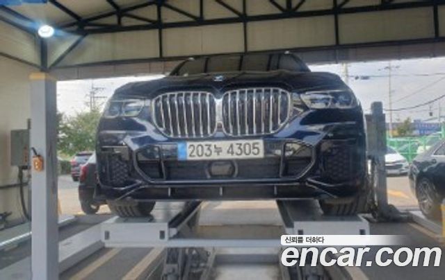 BMW X5 xDrive 40i M Sport — пробег 74 448 км — фото 1 из 2