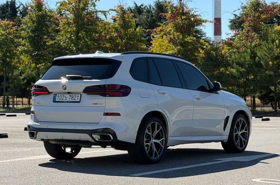 BMW X5 xDrive 40i M Sport — пробег 5 712 км — фото 2 из 5