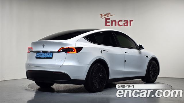 Tesla Model Y Long Range AWD — пробег 68 504 км — фото 2 из 5