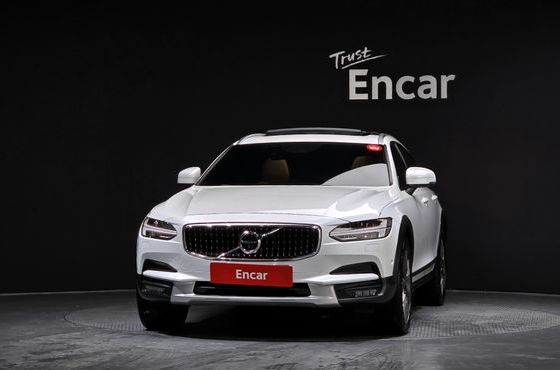 Volvo V90 D5 PRO AWD — пробег 134 215 км — фото 3 из 5