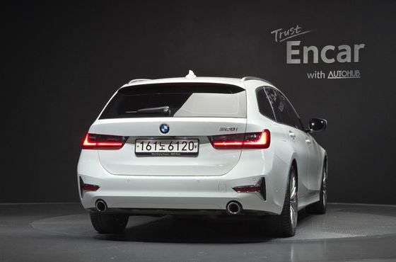 BMW 3-Series 320i Touring Luxury — пробег 75 272 км — фото 4 из 5