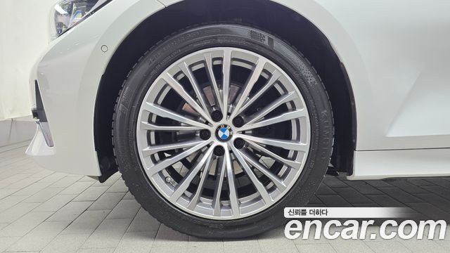 BMW 3-Series 320i Touring Luxury — пробег 75 272 км — фото 5 из 5