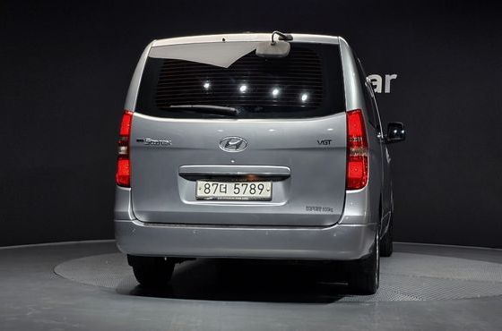 Hyundai Starex 5-Seater VAN CVX Luxury — пробег 210 966 км — фото 4 из 5