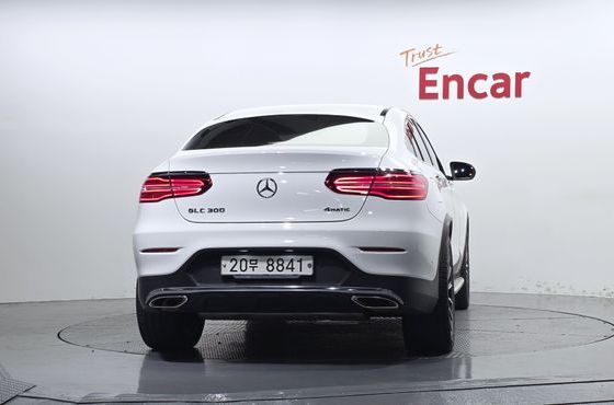 Mercedes-Benz GLC-Class GLC300 4MATIC AMG Line Coupe — пробег 66 454 км — фото 4 из 5
