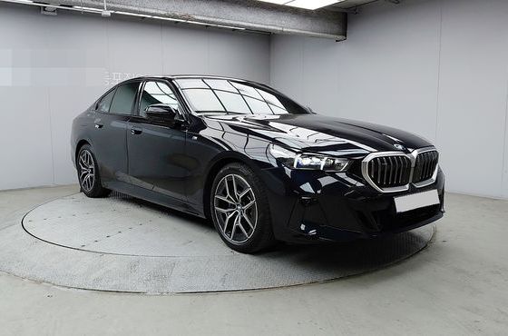 BMW 5-Series 520i M Sport — пробег 30 301 км — фото 3 из 5