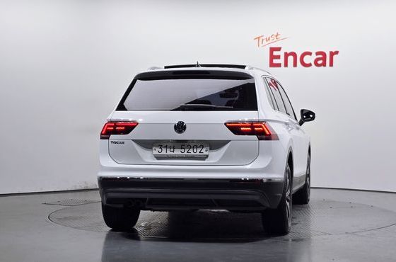 Volkswagen Tiguan 2.0 TDI Prestige — пробег 80 335 км — фото 4 из 5