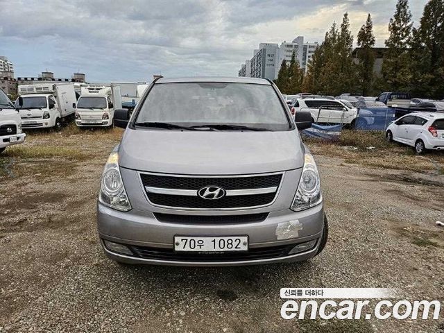 Hyundai Starex 4WD 12-Seater Wagon CVX Luxury — пробег 275 345 км — фото 2 из 5