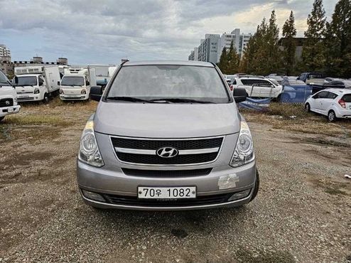 Hyundai Starex 4WD 12-Seater Wagon CVX Luxury — пробег 275 345 км — фото 2 из 5