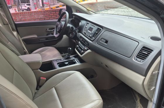 Kia Carnival 11-seater Deluxe — пробег 160 476 км — фото 4 из 5