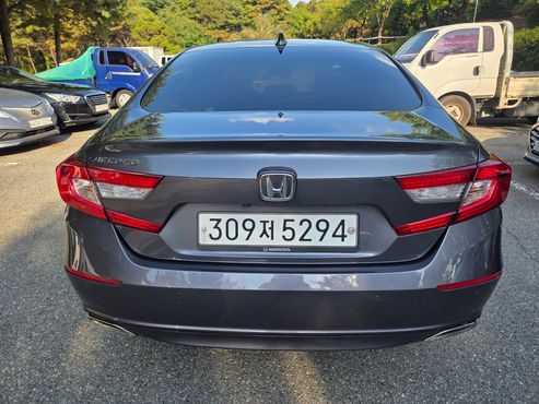 Honda Accord 1.5 Turbo — пробег 54 000 км — фото 3 из 5