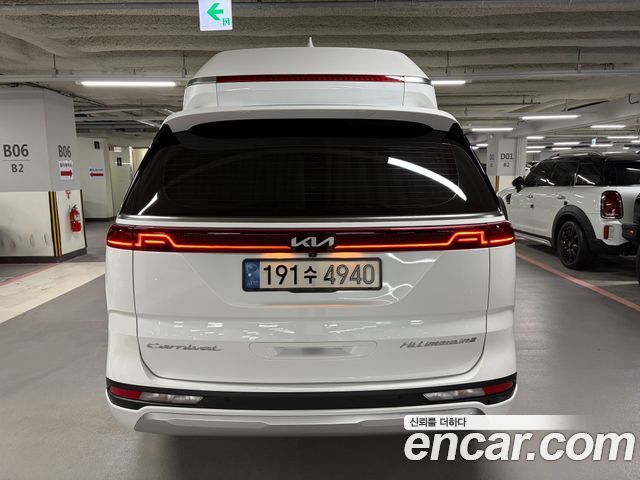 Kia Carnival Diesel 9-Seater Hi-Limousine(Special Vehicle) — пробег 47 111 км — фото 4 из 5