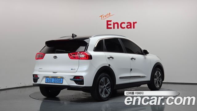 Kia Niro Noblesse — пробег 92 737 км — фото 2 из 5