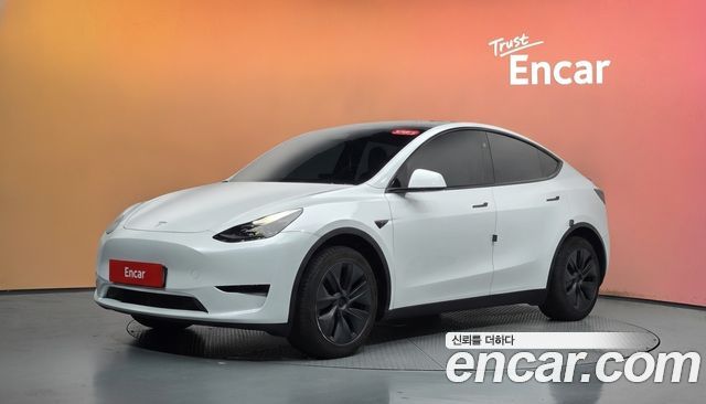 Tesla Model Y RWD — пробег 39 595 км — фото 1 из 5