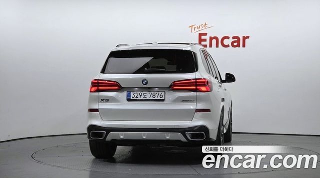 BMW X5 xDrive 40i M Sport — пробег 4 087 км — фото 4 из 5