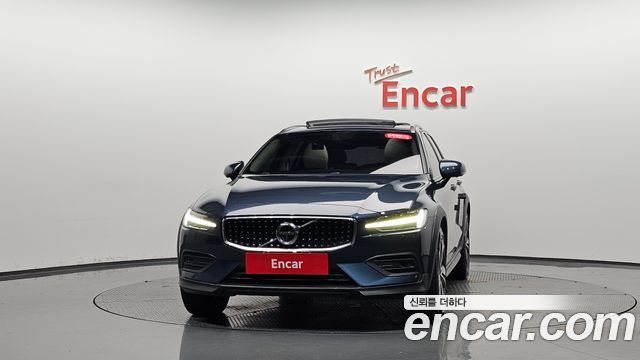 Volvo V60 T5 Pro AWD — пробег 58 058 км — фото 3 из 5
