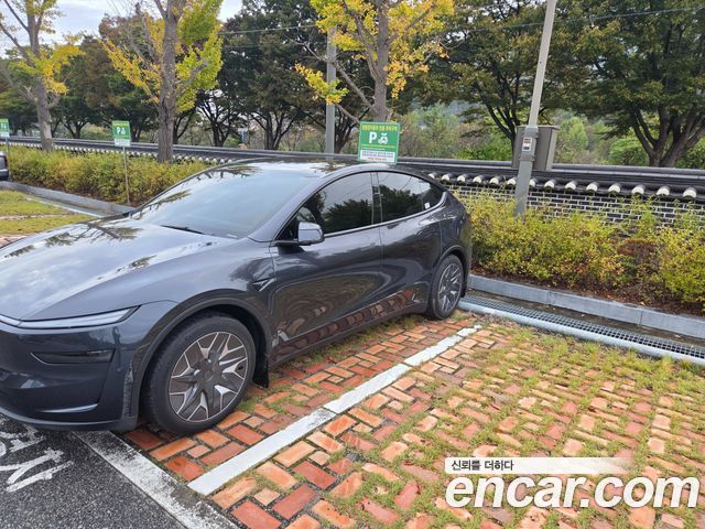Tesla Model Y L Long Range AWD — пробег 3 265 км — фото 3 из 5