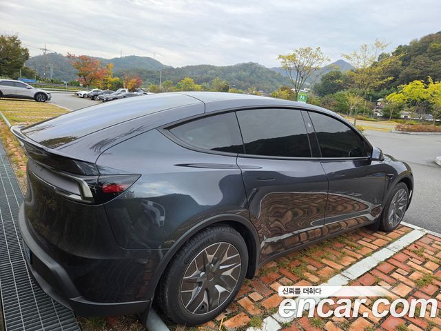 Tesla Model Y L Long Range AWD — пробег 3 265 км — фото 4 из 5