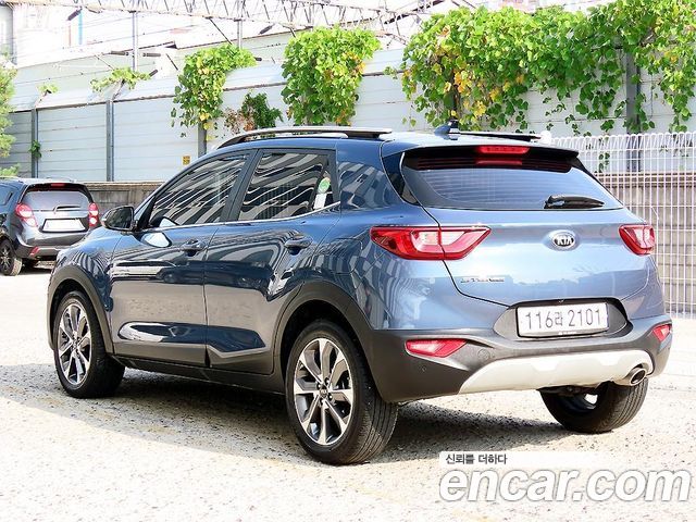 Kia Stonic 1.4 Trendy — пробег 72 480 км — фото 3 из 5