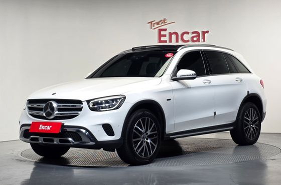 Mercedes-Benz GLC-Class GLC300e 4MATIC — пробег 141 858 км — фото 1 из 5