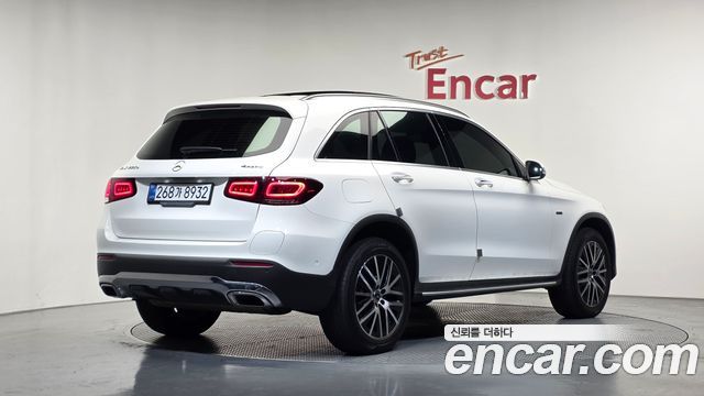 Mercedes-Benz GLC-Class GLC300e 4MATIC — пробег 141 858 км — фото 2 из 5