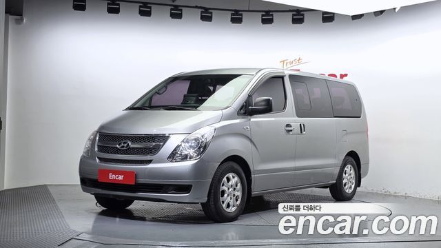 Hyundai Starex 12-Seater Wagon CVX Deluxe — пробег 128 320 км — фото 1 из 5