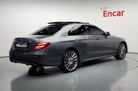 Mercedes-Benz E-Class E350 4MATIC AMG Line — пробег 94 162 км — фото 2 из 5