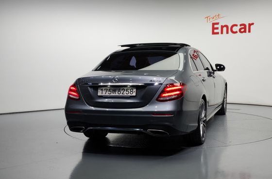 Mercedes-Benz E-Class E350 4MATIC AMG Line — пробег 94 162 км — фото 4 из 5