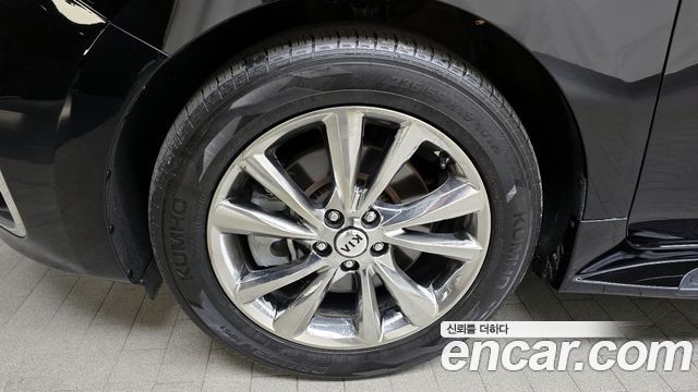 Kia Carnival 7-Seater Limousine VIP — пробег 76 636 км — фото 5 из 5