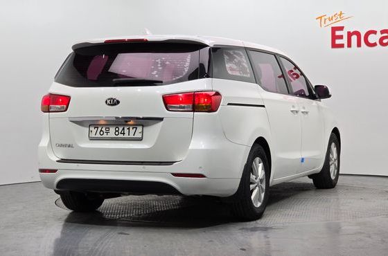 Kia Carnival 11-seater Deluxe — пробег 131 792 км — фото 2 из 5
