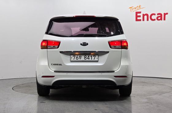 Kia Carnival 11-seater Deluxe — пробег 131 792 км — фото 4 из 5