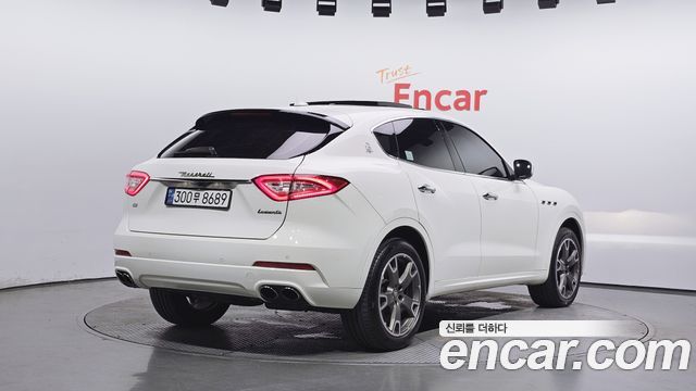 Maserati Levante из Кореи Encar